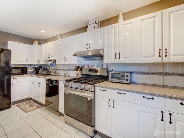 60 S Cliff Road S, Colonia, NJ 07067