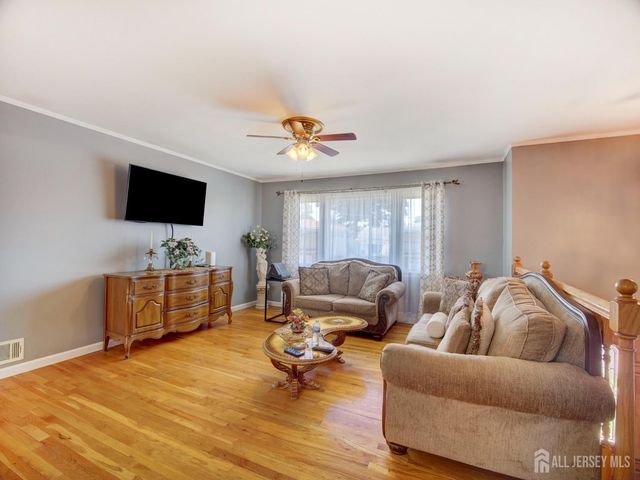 60 S Cliff Road S, Colonia, NJ 07067