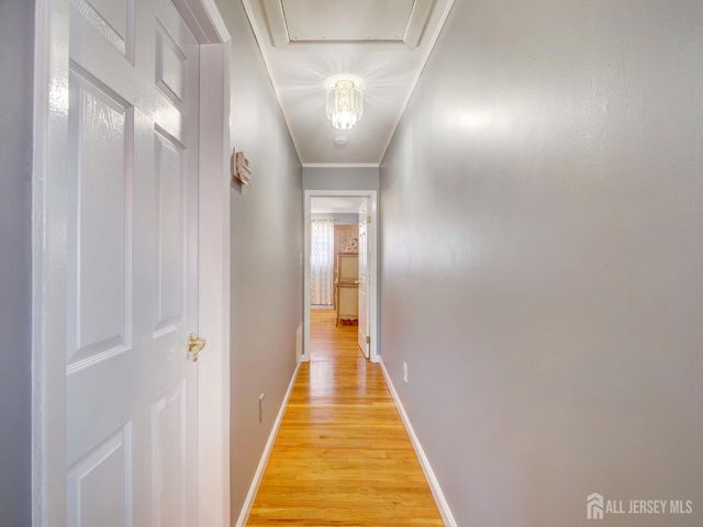 60 S Cliff Road S, Colonia, NJ 07067
