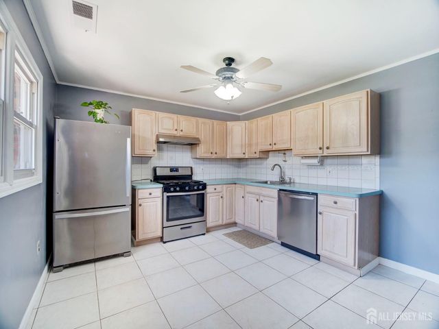 60 S Cliff Road S, Colonia, NJ 07067