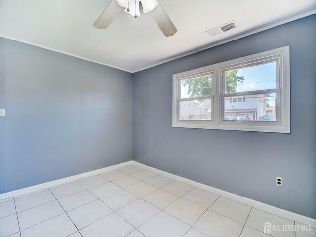 60 S Cliff Road S, Colonia, NJ 07067
