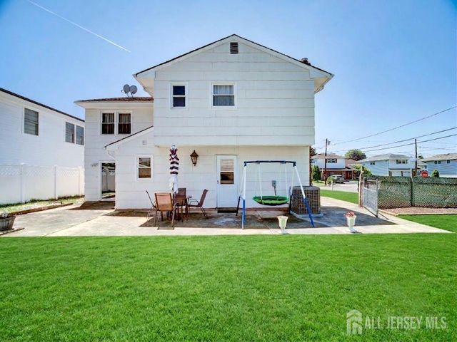 60 S Cliff Road S, Colonia, NJ 07067