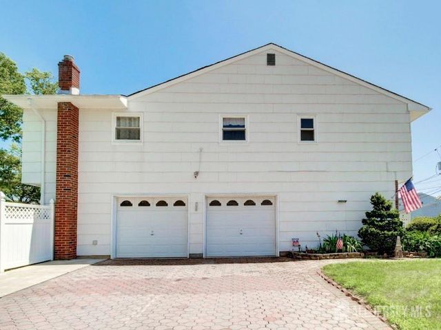 60 S Cliff Road S, Colonia, NJ 07067