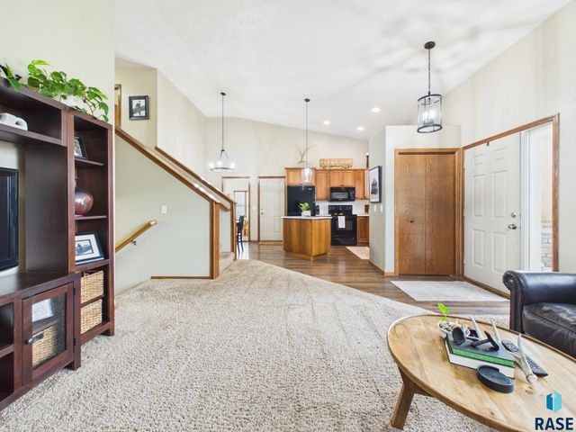 506 Troy Ave Avenue, Harrisburg, SD 57032