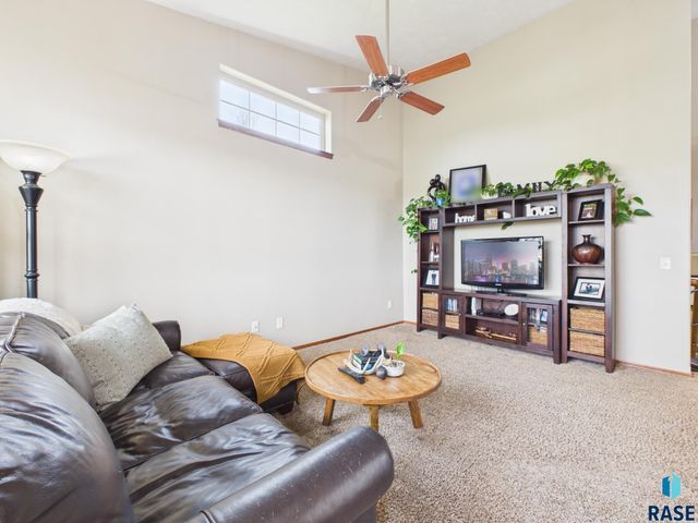 506 Troy Ave Avenue, Harrisburg, SD 57032