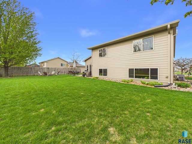 506 Troy Ave Avenue, Harrisburg, SD 57032