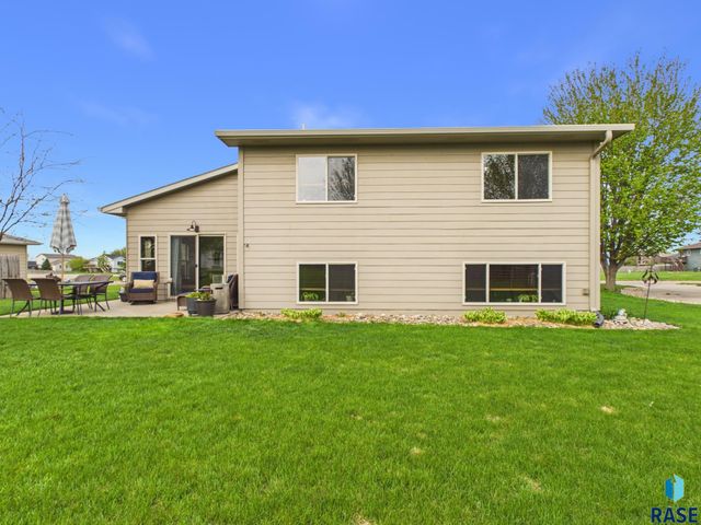 506 Troy Ave Avenue, Harrisburg, SD 57032