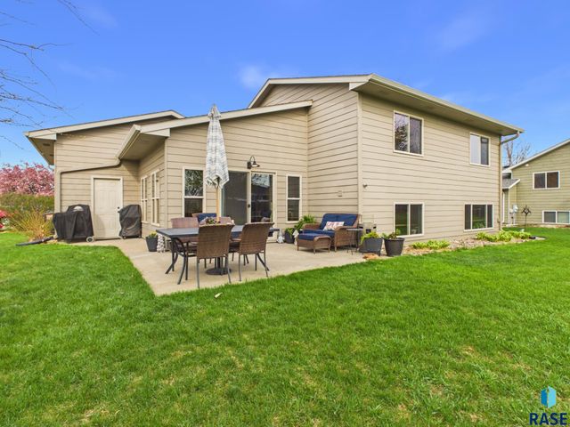 506 Troy Ave Avenue, Harrisburg, SD 57032