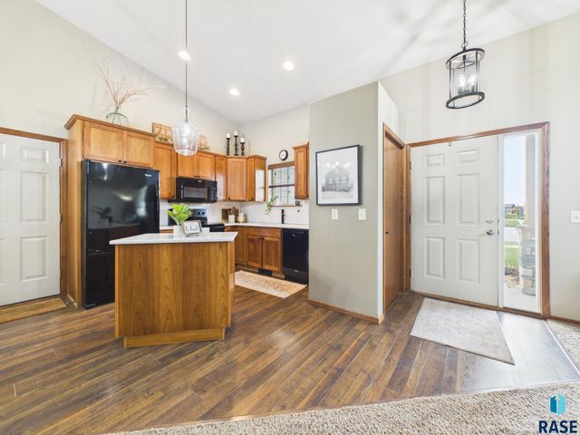 506 Troy Ave Avenue, Harrisburg, SD 57032
