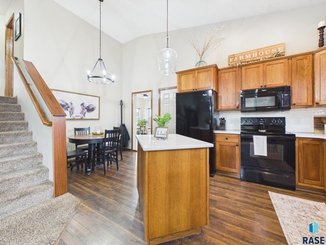 506 Troy Ave Avenue, Harrisburg, SD 57032