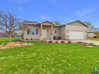 506 Troy Ave Avenue, Harrisburg, SD 57032