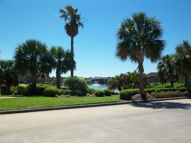 1722 Parklake Village Circle, Katy, TX 77450