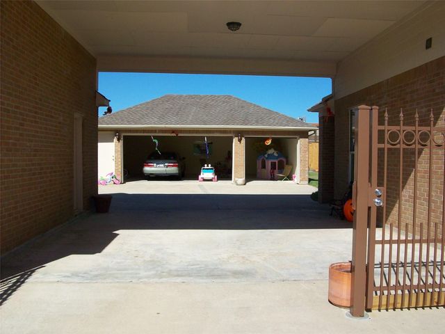 1722 Parklake Village Circle, Katy, TX 77450