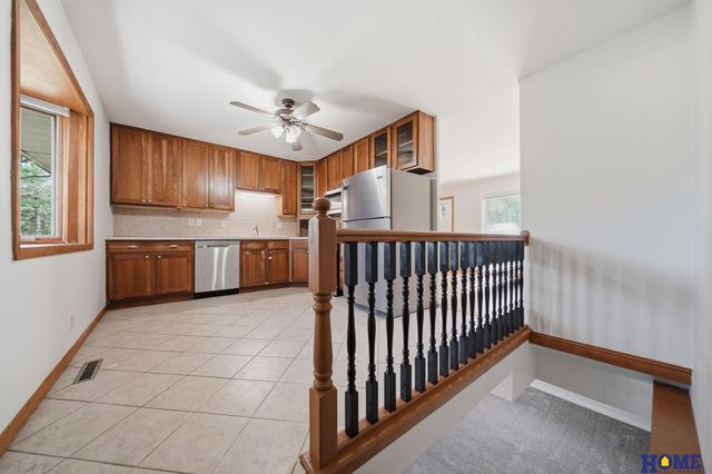 1021 Driftwood Drive, Lincoln, NE 68510