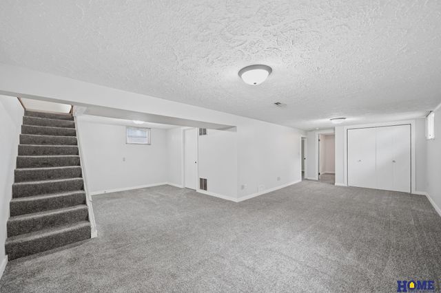 1021 Driftwood Drive, Lincoln, NE 68510