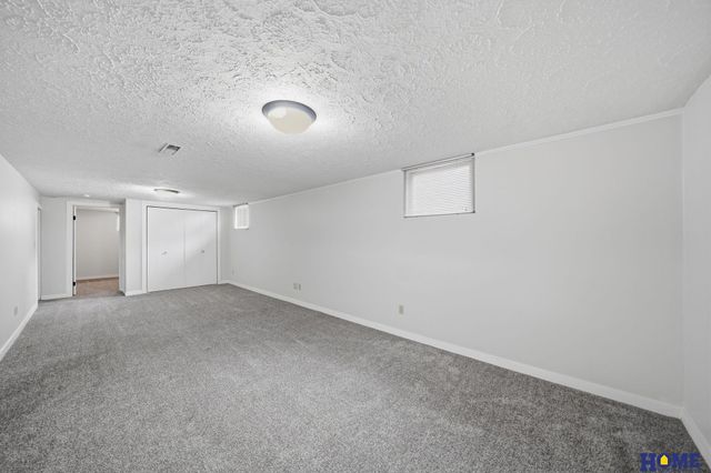1021 Driftwood Drive, Lincoln, NE 68510