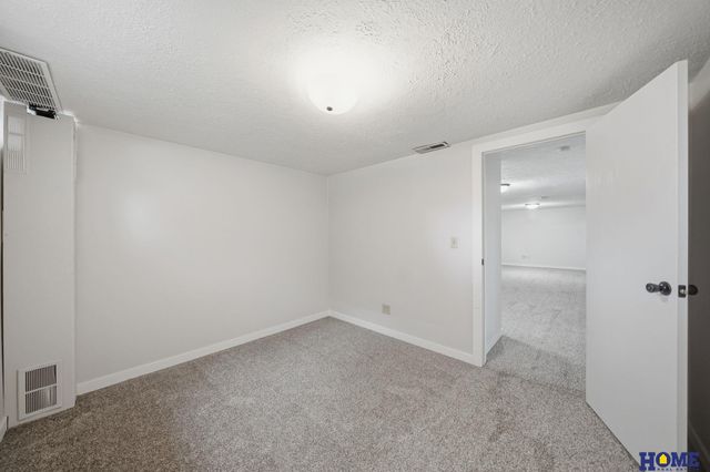 1021 Driftwood Drive, Lincoln, NE 68510