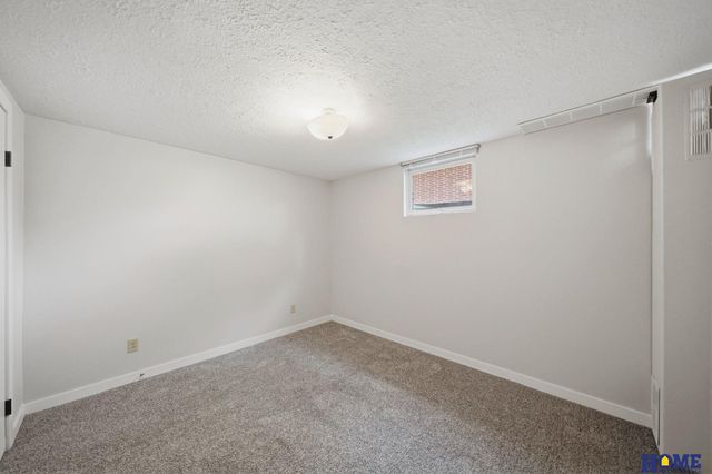 1021 Driftwood Drive, Lincoln, NE 68510