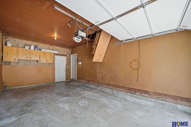 1021 Driftwood Drive, Lincoln, NE 68510