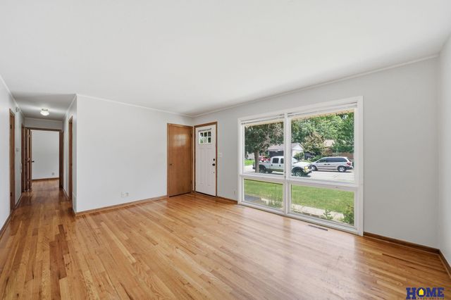 1021 Driftwood Drive, Lincoln, NE 68510