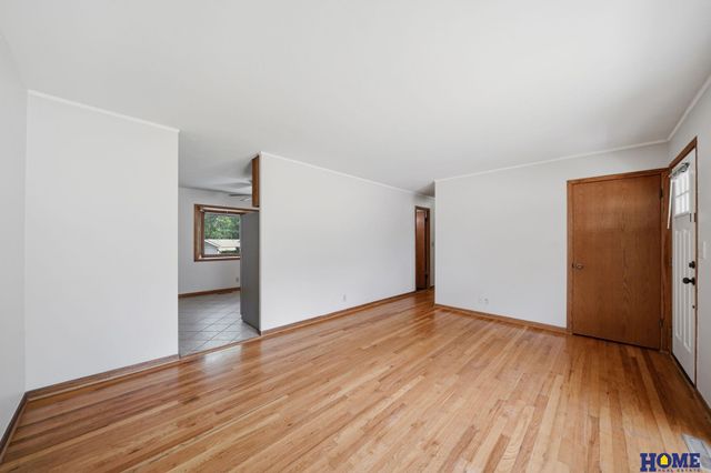 1021 Driftwood Drive, Lincoln, NE 68510