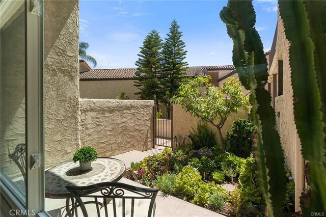 23401 Park Sorrento 55, Calabasas, CA 91302