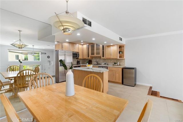 23401 Park Sorrento 55, Calabasas, CA 91302