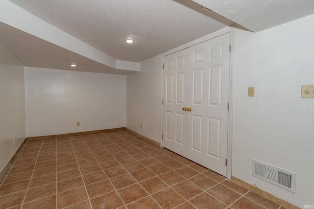 53134 Old Farm Road, Elkhart, IN 46514