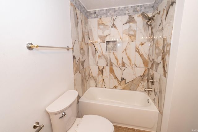 53134 Old Farm Road, Elkhart, IN 46514