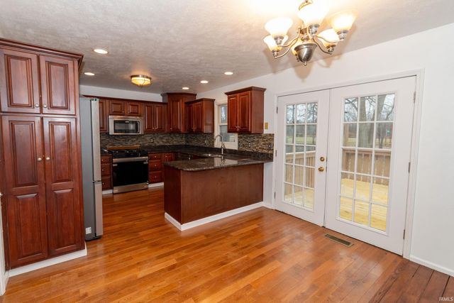 53134 Old Farm Road, Elkhart, IN 46514