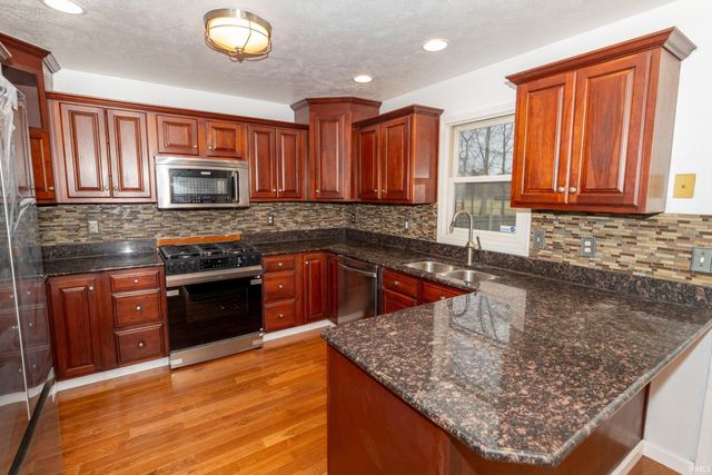 53134 Old Farm Road, Elkhart, IN 46514