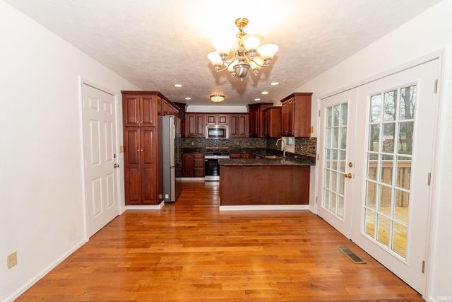 53134 Old Farm Road, Elkhart, IN 46514