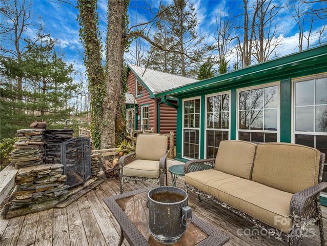 191 Pacolet Woods Lane, Saluda, NC 28773