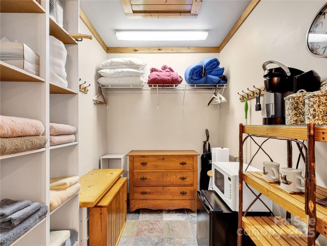 191 Pacolet Woods Lane, Saluda, NC 28773