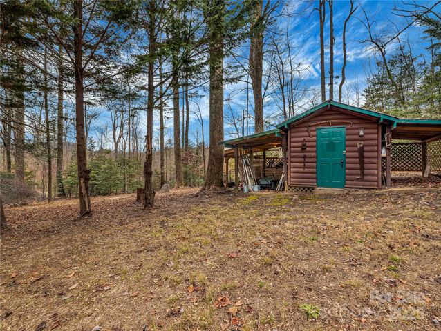 191 Pacolet Woods Lane, Saluda, NC 28773