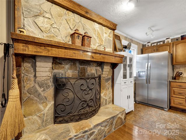 191 Pacolet Woods Lane, Saluda, NC 28773