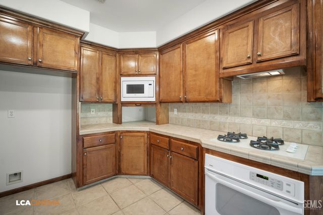 1805 Angers Court, Bakersfield, CA 93311