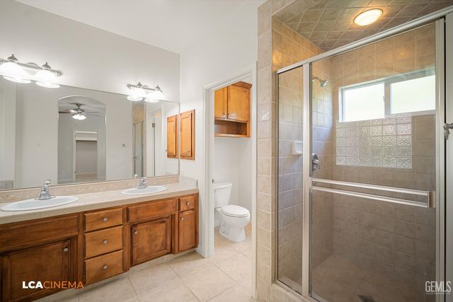 1805 Angers Court, Bakersfield, CA 93311