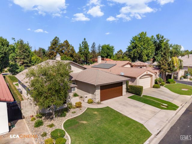 1805 Angers Court, Bakersfield, CA 93311