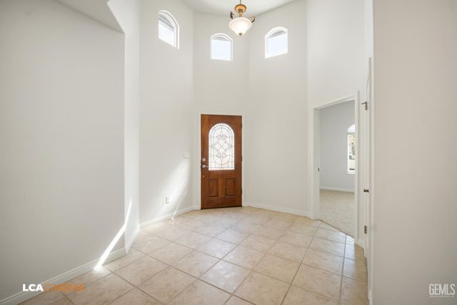 1805 Angers Court, Bakersfield, CA 93311