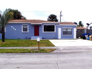 241 W 27th Street, Riviera Beach, FL 33404