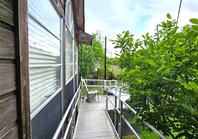 7573 W Bernard Road, Hungerford, TX 77435