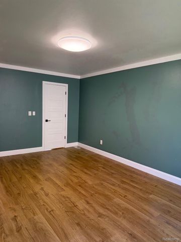 18388 Stamford Street, Livonia, MI 48152