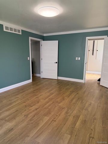 18388 Stamford Street, Livonia, MI 48152