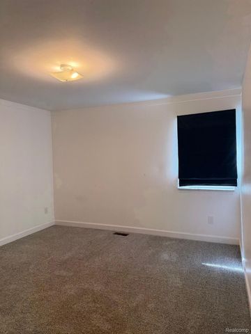 18388 Stamford Street, Livonia, MI 48152