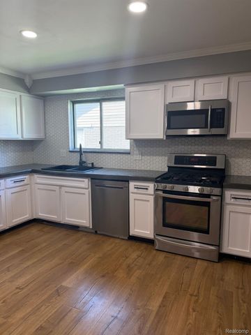 18388 Stamford Street, Livonia, MI 48152