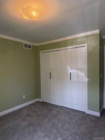 18388 Stamford Street, Livonia, MI 48152