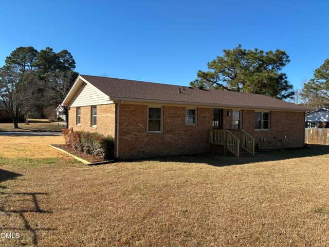 602 Wedgewood Avenue, Zebulon, NC 27597