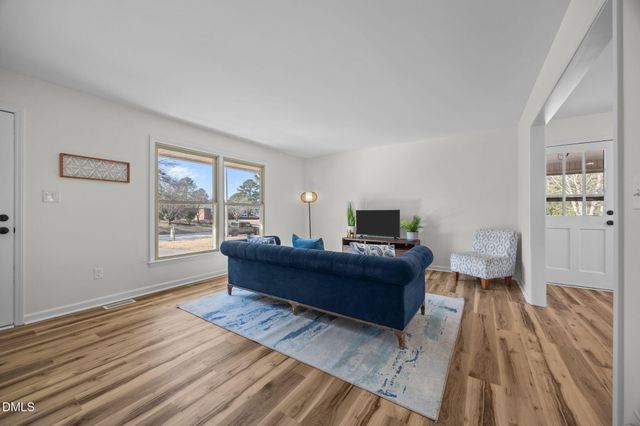 602 Wedgewood Avenue, Zebulon, NC 27597