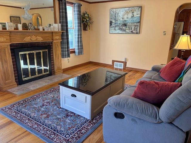 65 Brookside Circle, Springfield, MA 01129
